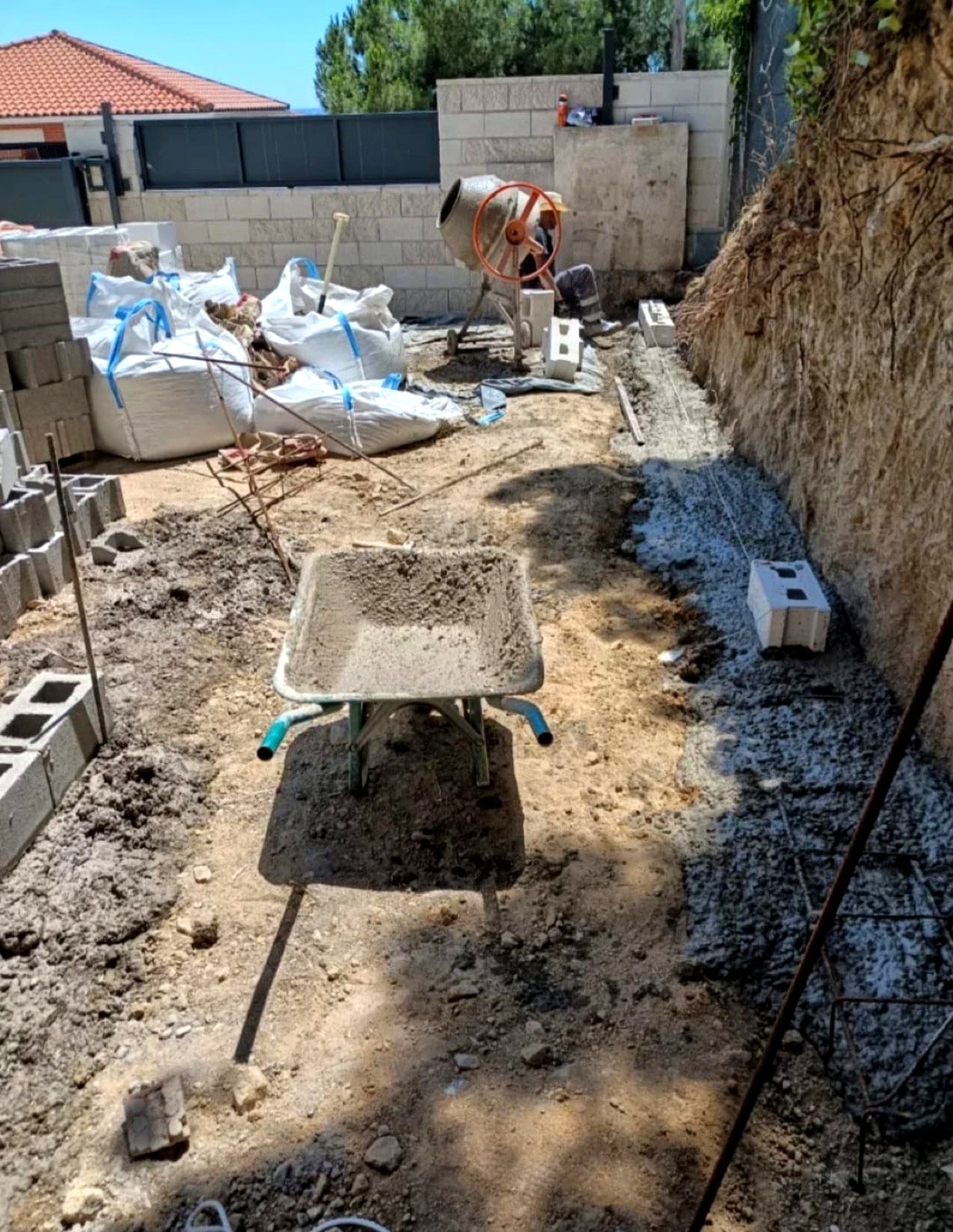 Equipo R&R Construcciones trabajando en obra